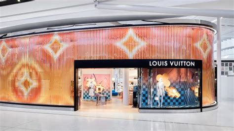 better to buy louis vuitton online or in store